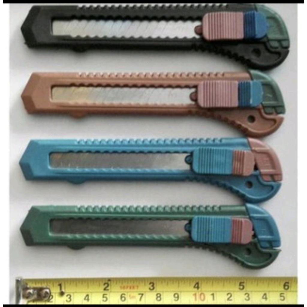 

CUTTER BESAR CUTTER -1pcSerbaguna utk keperluan potong memotongKeperluan Kantor, Sekolah, Pertukangan, Advertising, Prakarya dllHARGA TERTERA UTK 1PC 1. Random Colour ya2. Harap dipergunakan sesuai peruntukannya / alat bantu