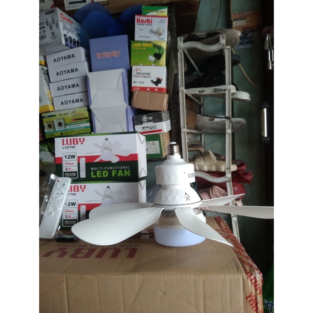 Ceiling Fan Luby 6 baling + Lampu 3 warna