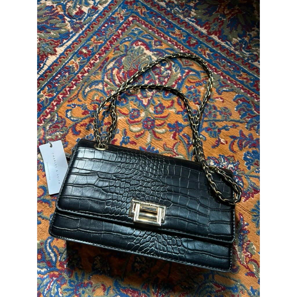 Tas charles keith wanita sling bag Croco Hitam