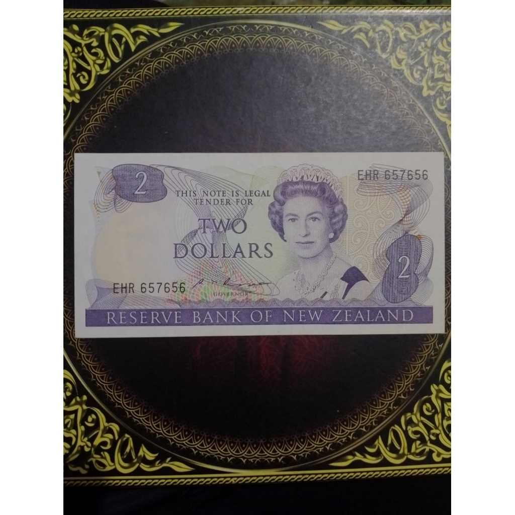 Uang New Zealand 2 dollar kondisi vf bagus
