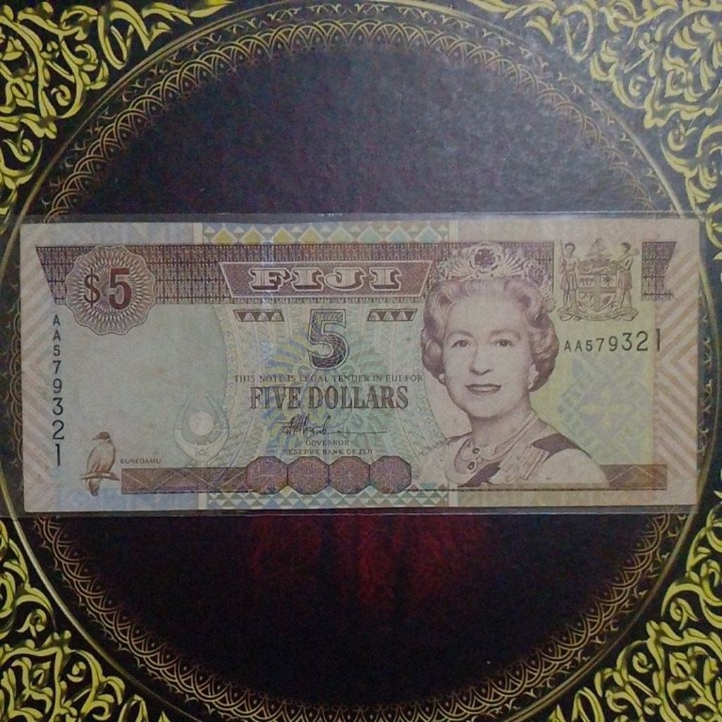 Uang Fiji 5 dollar Ratu Elisabeth 2 vf