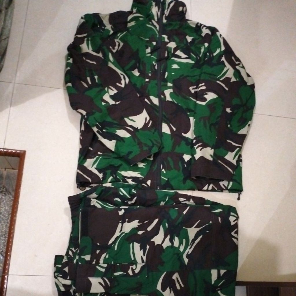 Jaket + celana jatah TNI