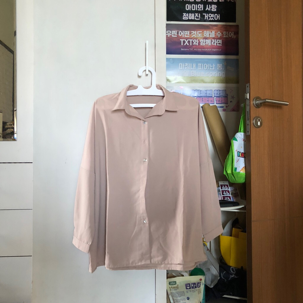 [PRELOVED] Kemeja Wanita Oversized Cream