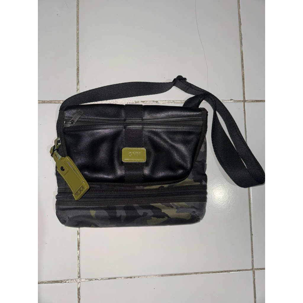 TasTUMI tumi second like new mulus like new beli di Jakarta