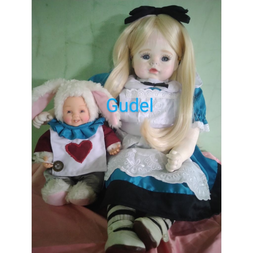 Boneka Porcelain Alice in Wonderland