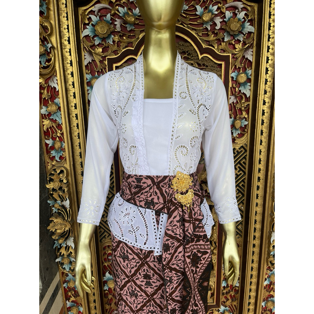 Kebaya Bordir Lengan Panjang