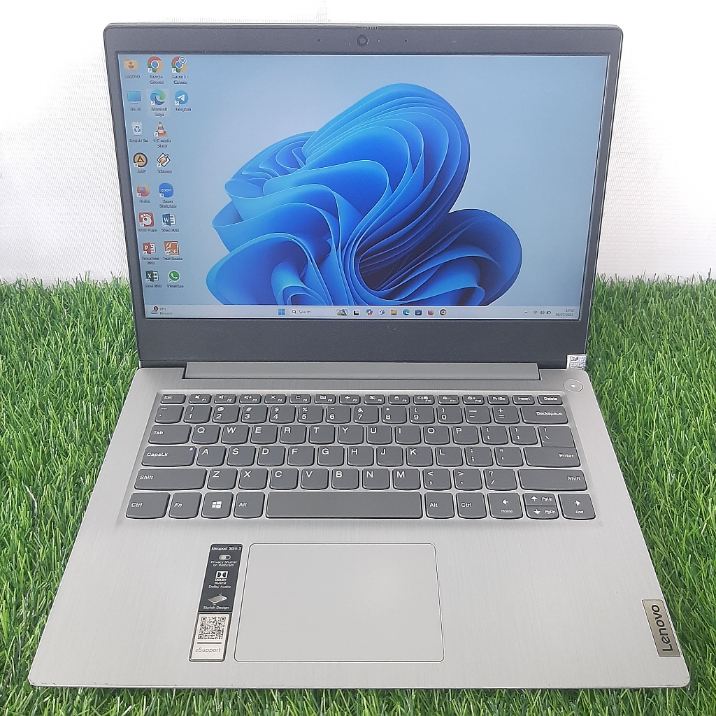 LENOVO SLIM 3 AMD 3020e RAM 4GB NVME 256