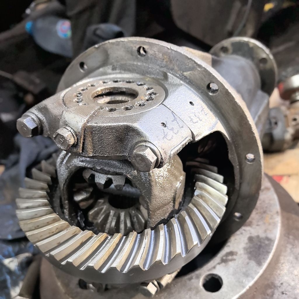 Bonggol gardan Carry Futura/Colt T120 L300 Bensin 7x37