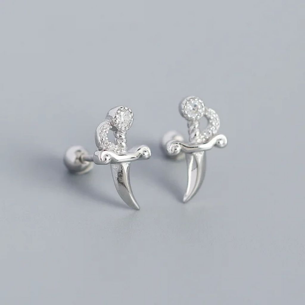 Anting Piercing Motif Pedang | Warna Silver