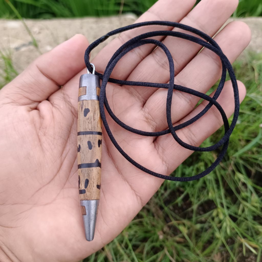 kalung cemeti kayu gaharu