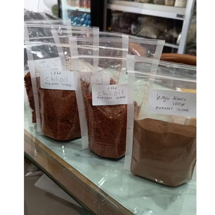 

Paket Bumbu Rempah Kebuli Rendang Gulai Kari Ngohiong Angkak