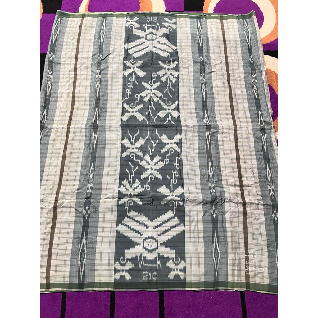 sarung super jadul full sutra jahit tengah merk bahasuan preloved
