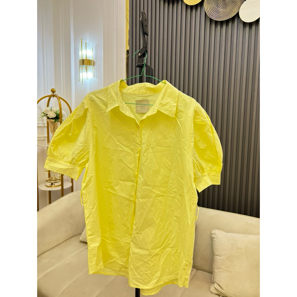 PRELOVED KEMEJA OVERSIZE BABY YELLOW