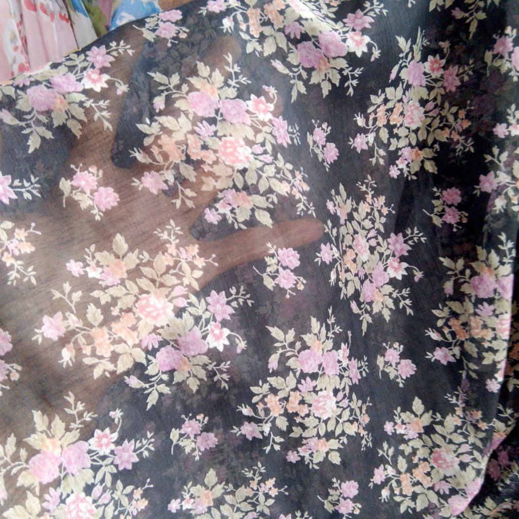 Kain Sifon Motif Bunga Vintage Pink Pastel / Kain Sifon Motif Meteran