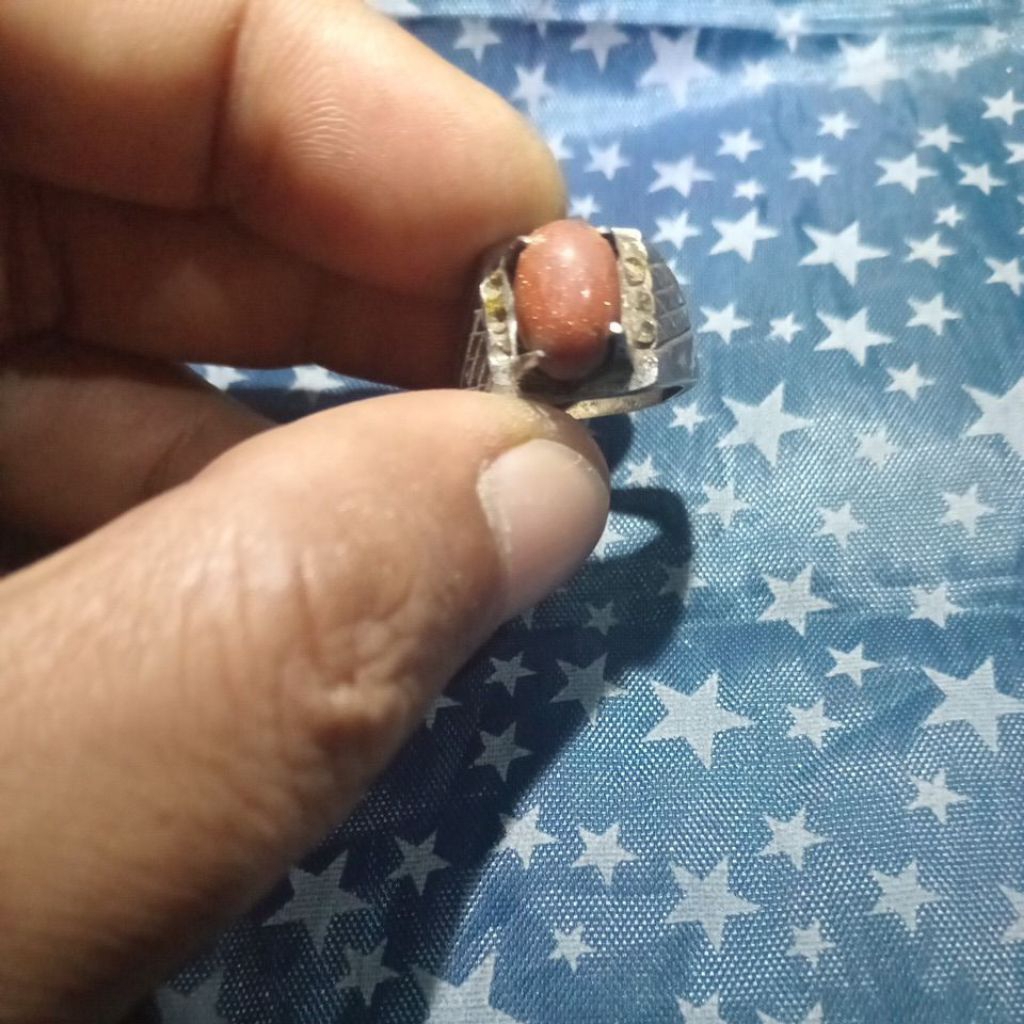 cincin bermata pasir emas temuan