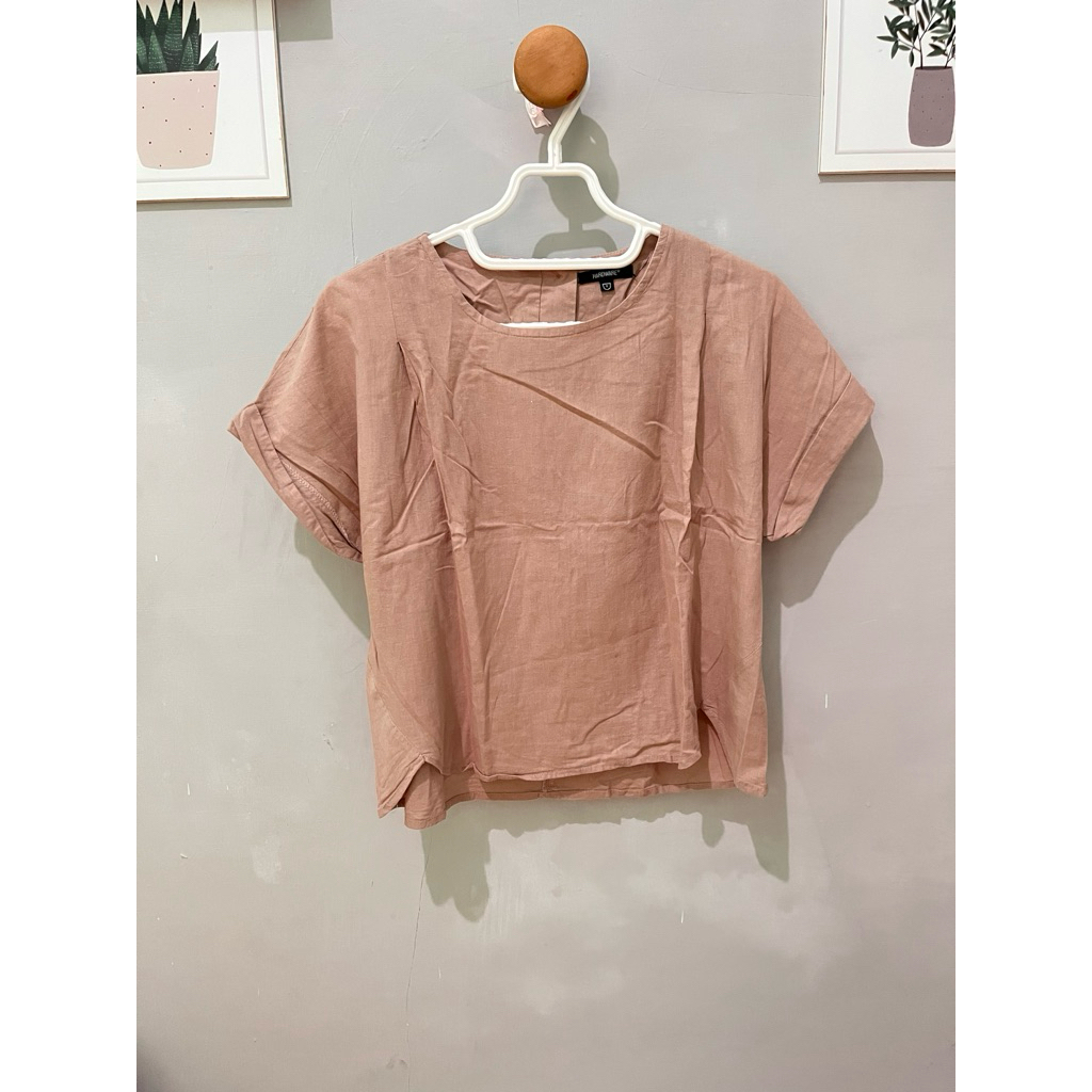 [Preloved] HARDWARE TSHIRT- Baju Daily - atasan Wanita - Kaos wanita