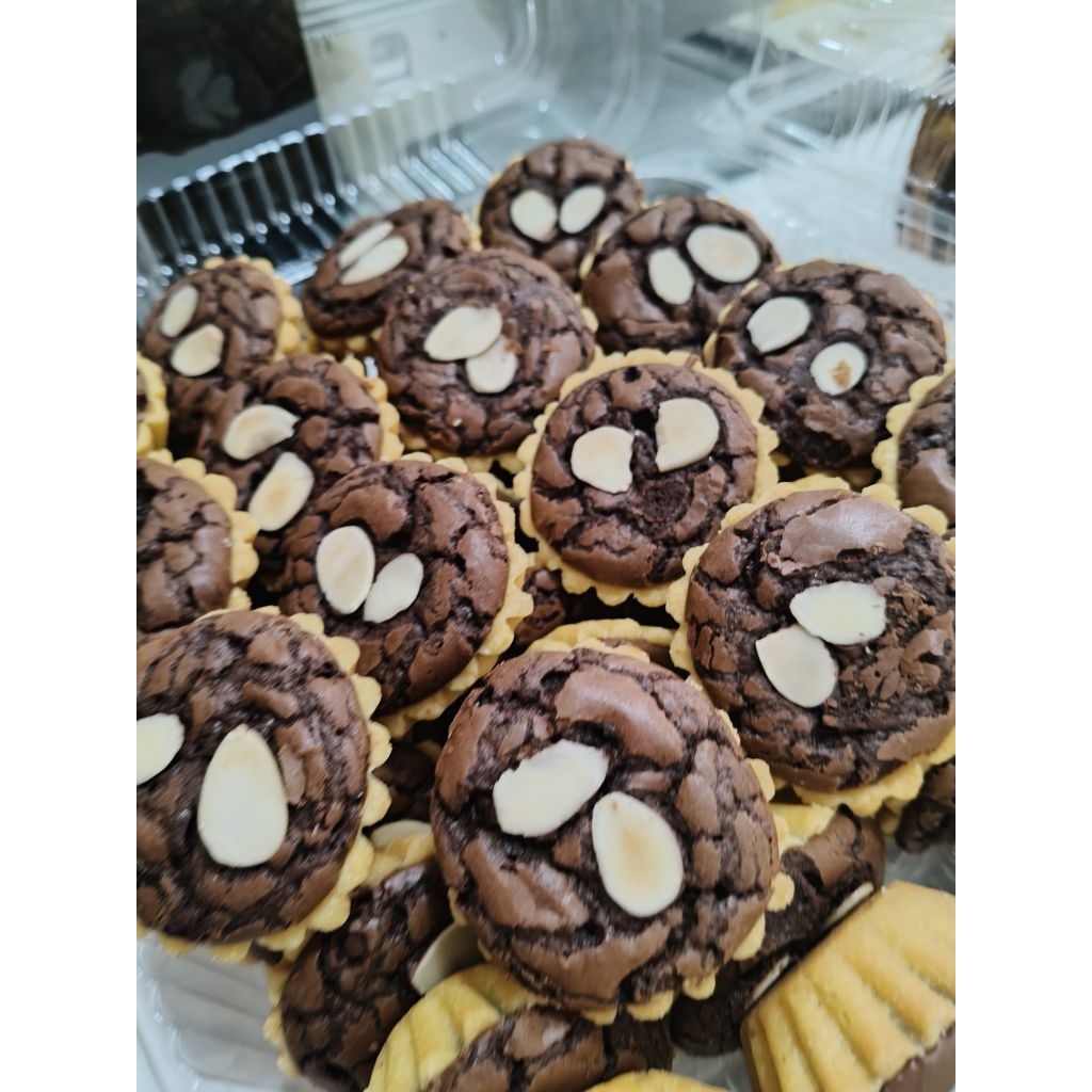 

Pie Brownies Almond Isi 10 Kue Nenk Ulan