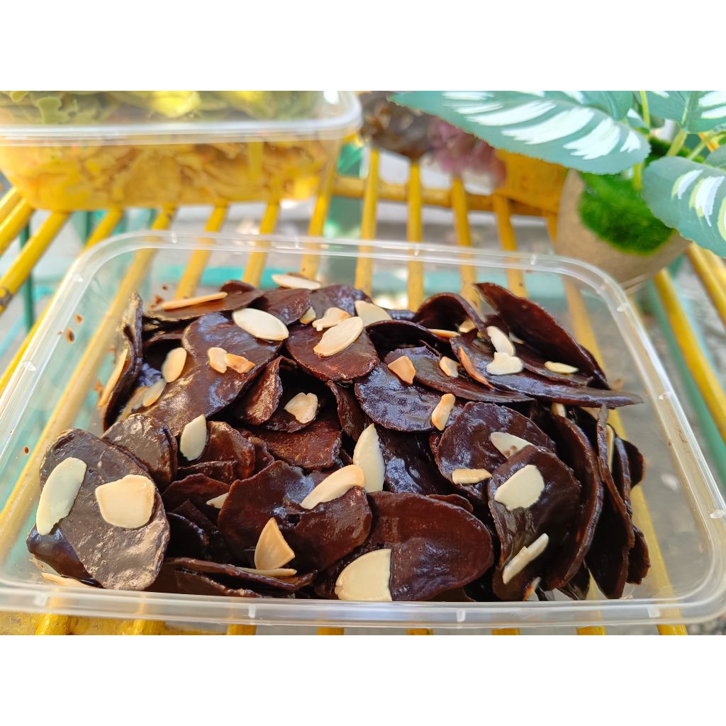 

Keripik Pisang Lumer | Keripik Pisang Coklat Lumer 200g | Choco Almond