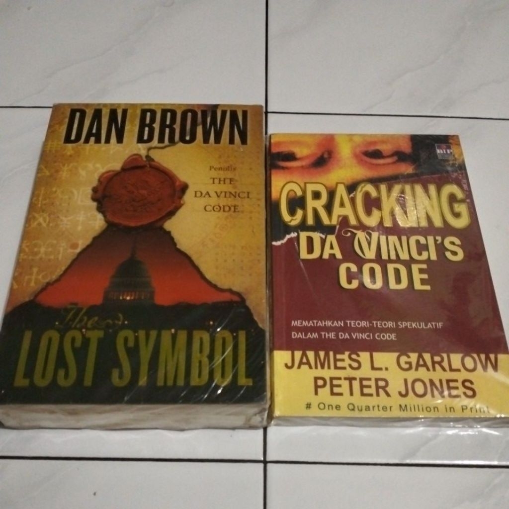 buku da vinci's code - dan brown
