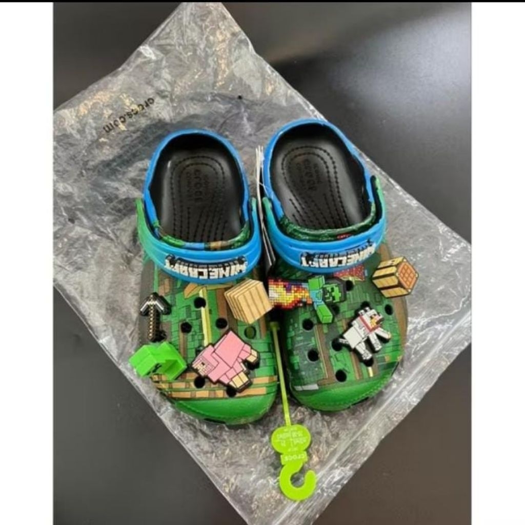 Sandal Crocs minecraft collab anak / Crocs classic new minecraft colab anak