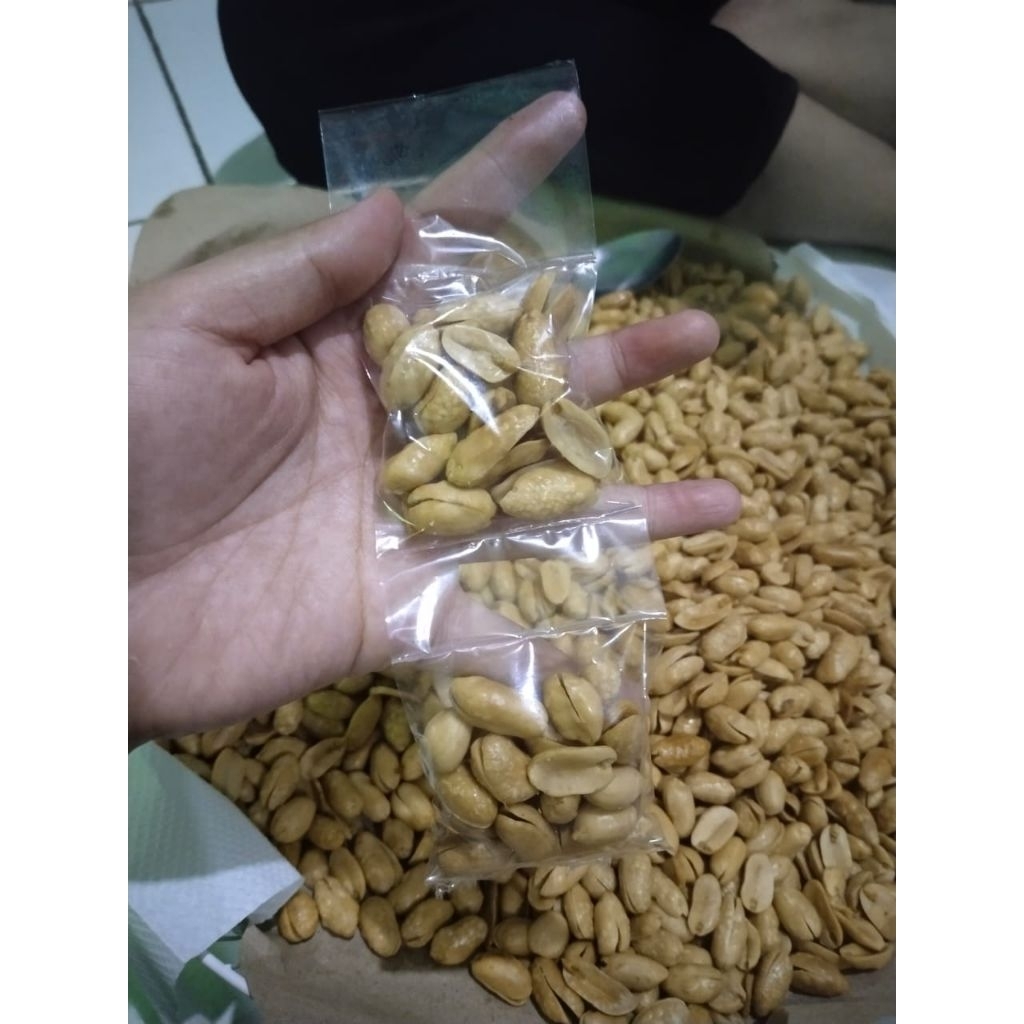 

Kacang Bawang Gurih Enak