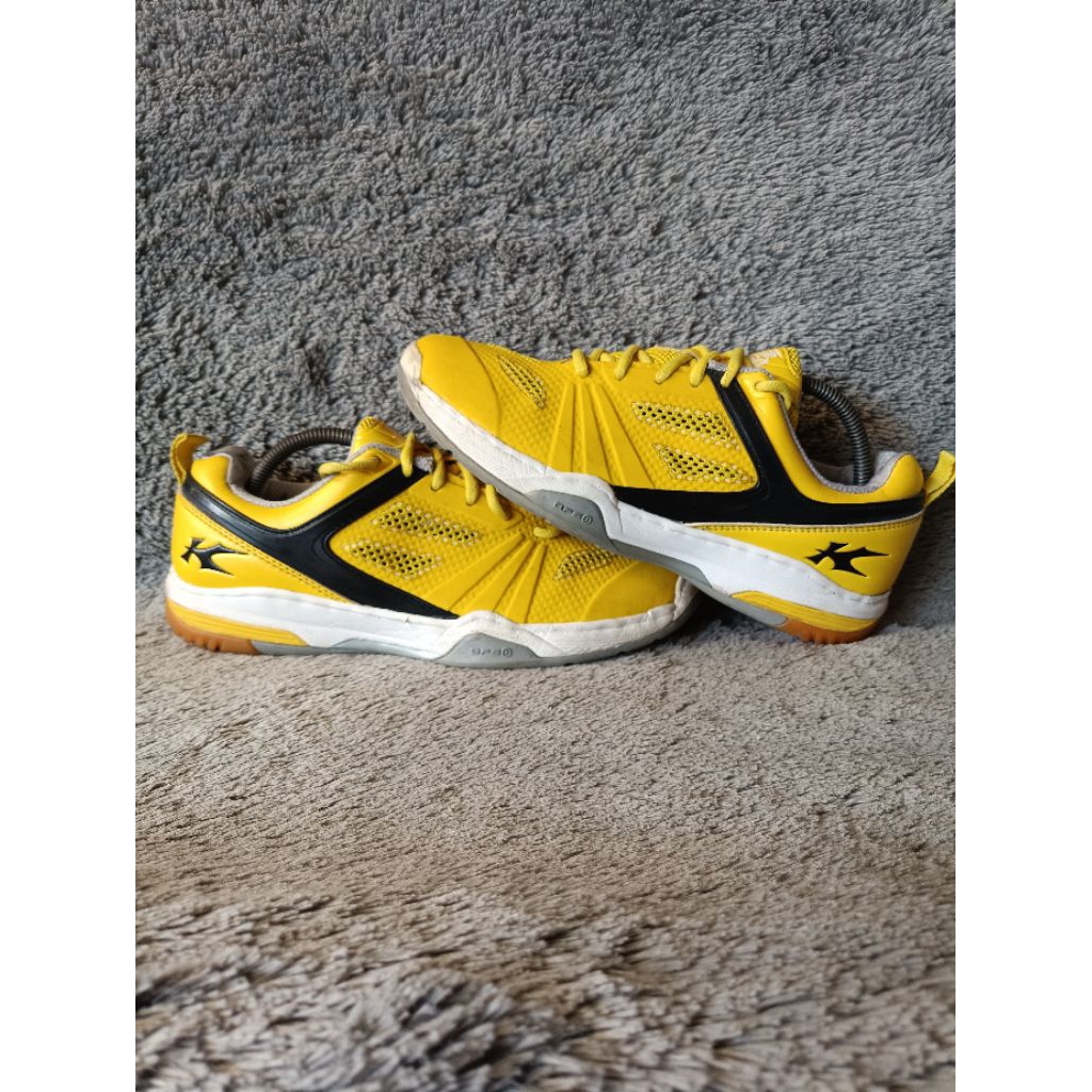 SEPATU BADMINTON KASON ORIGINAL SIZE 42 SECOND KARBON KUNING PRIA RINGAN