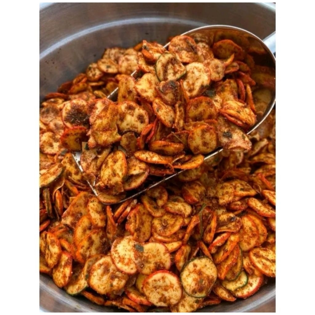 

KERUPUK BAWANG/KERUPUK KEMPLANG EXTRA PEDAS DAUN JERUK KEMASAN 500gram cemilan Snack kering