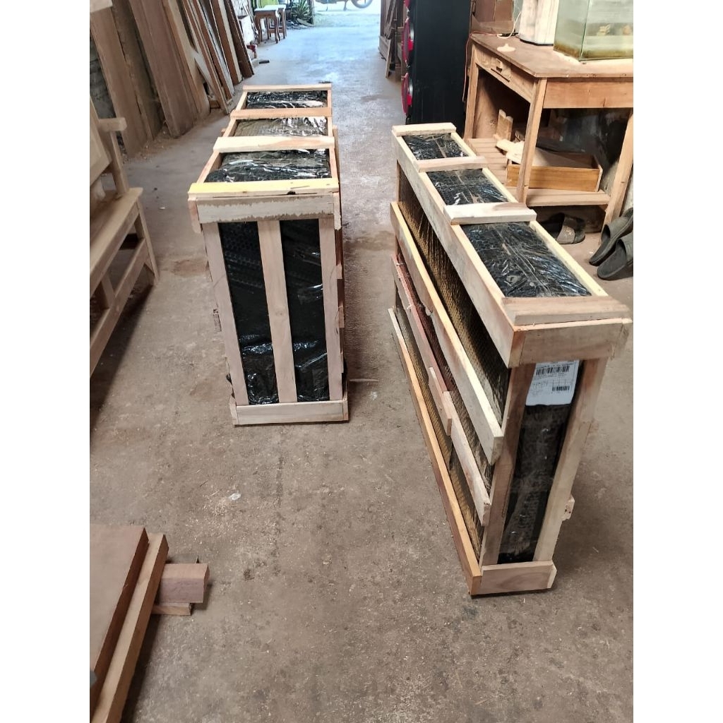 

Paking kayu untuk keamanan paket