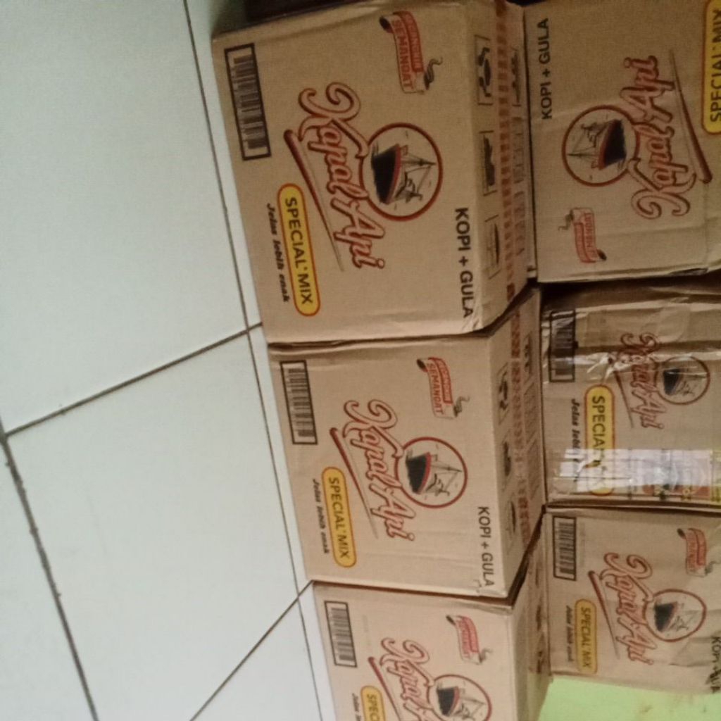 

Kopi Kapal Api Mix 1 Dus (12 Renteng x 10 Sachet)