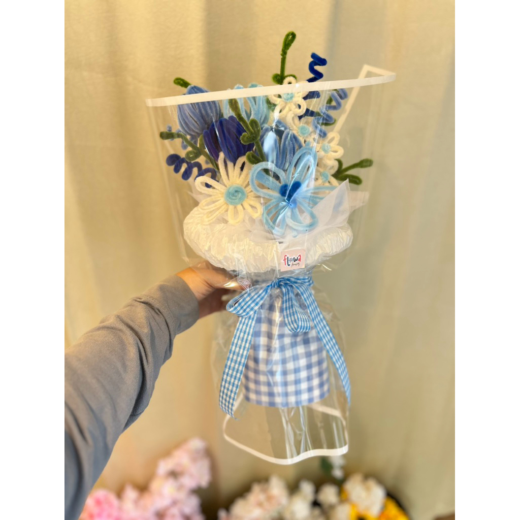 Buket bunga wisuda | Buket Kawat Bulu | Buket Bunga Malang | Liana Bouquet