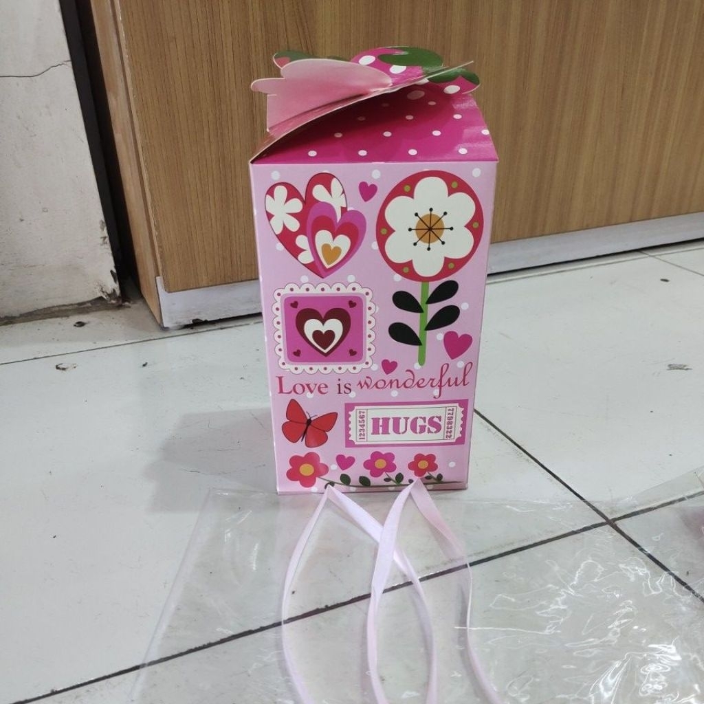 

KADO INSTANT BOX UKURAN 12*12*19,5 CM