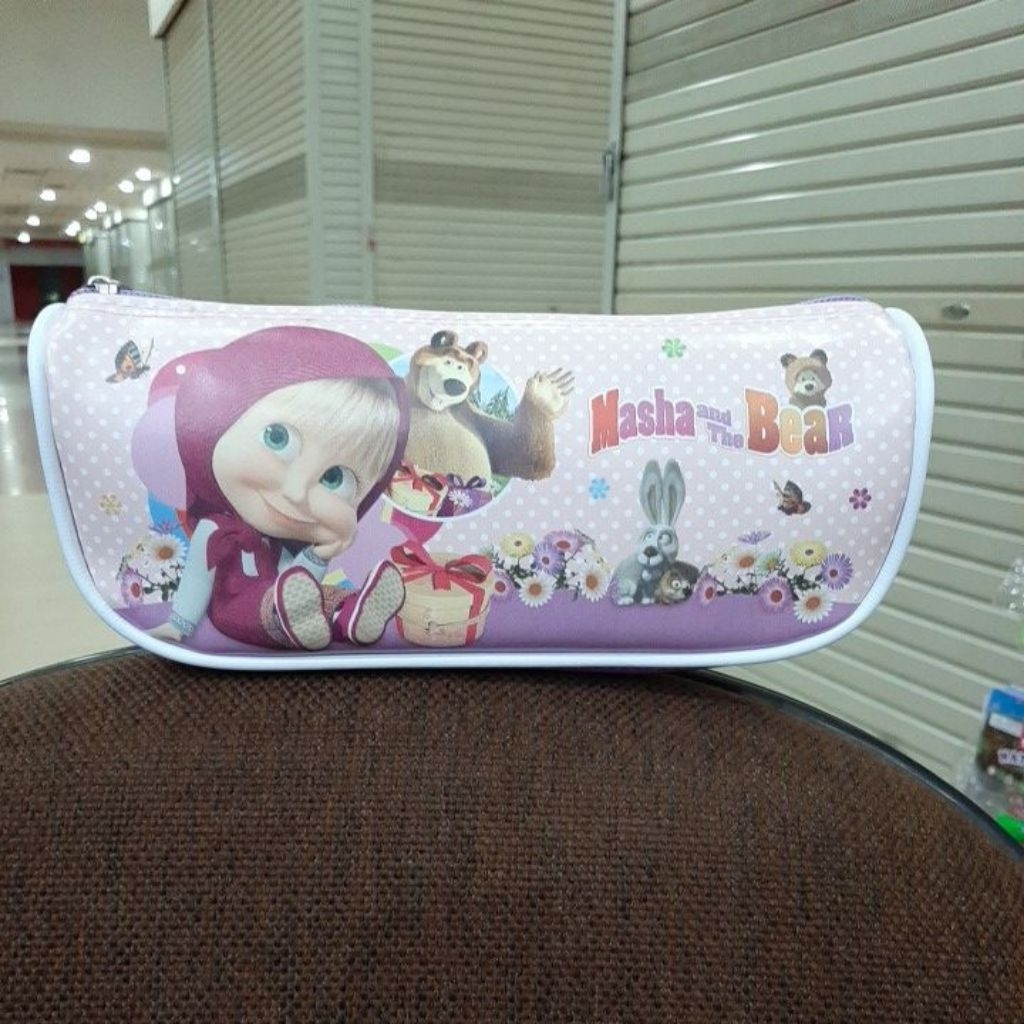 

kotak pensil gambar masya and the bear