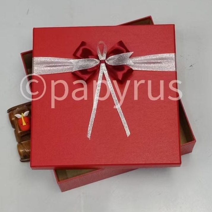 

PAPYRUS 30x30 Tinggi 8cm Kotak Kado Gift Box Hadiah V2