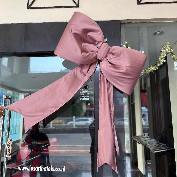 

Dqueen Florist - Pita Dekorasi - Pita Jumbo - Pita Satin - Pita Busa - Pita Dinding - Pita Ruangan - Pita Pernikahan - Pita Annivesary - Pita Custom - Pita Jakarta