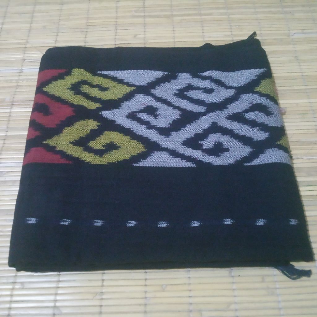 Kain Tenun NTT / taplak meja / hiasan dinding