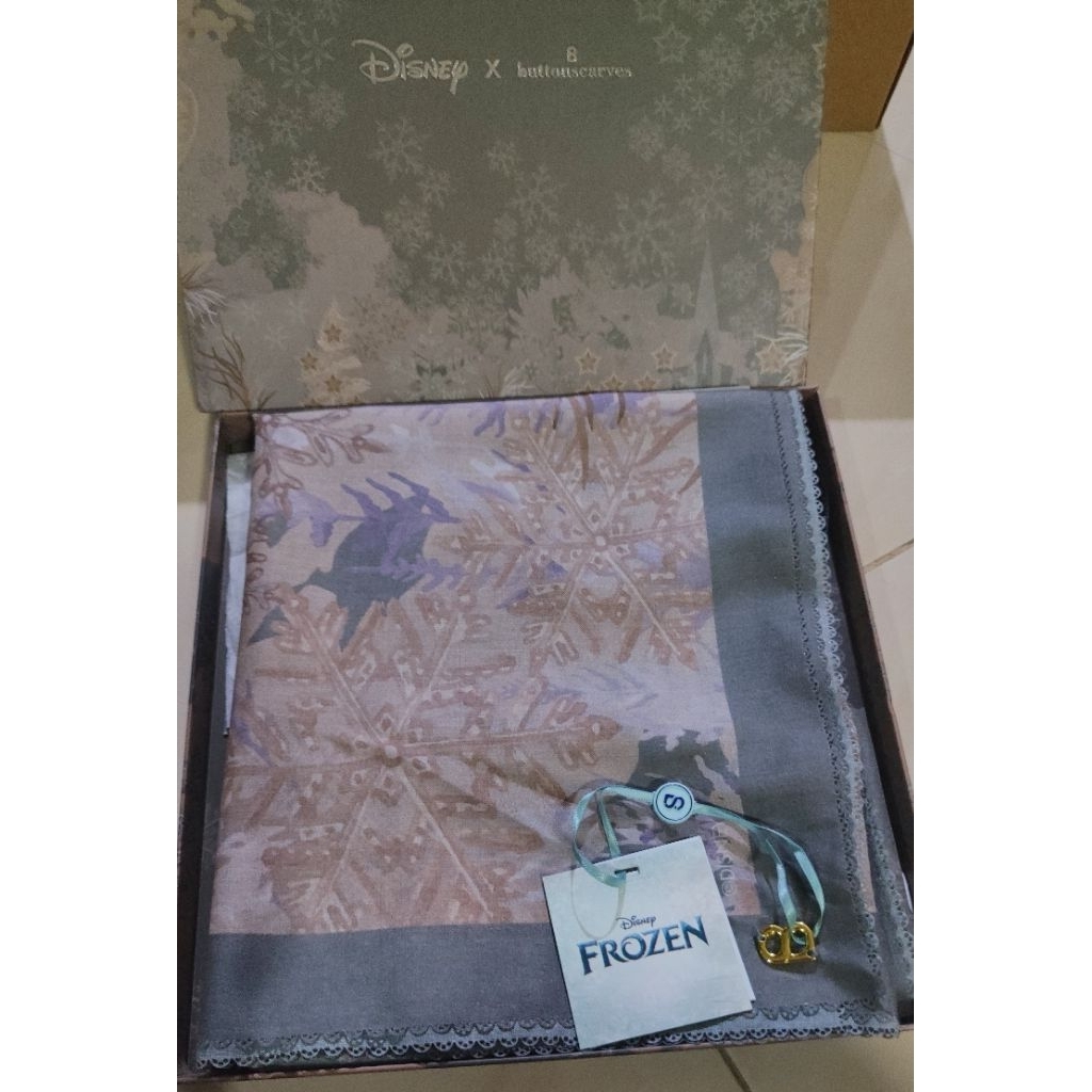 Frozen Disney Series Buttonscarves Original beauty