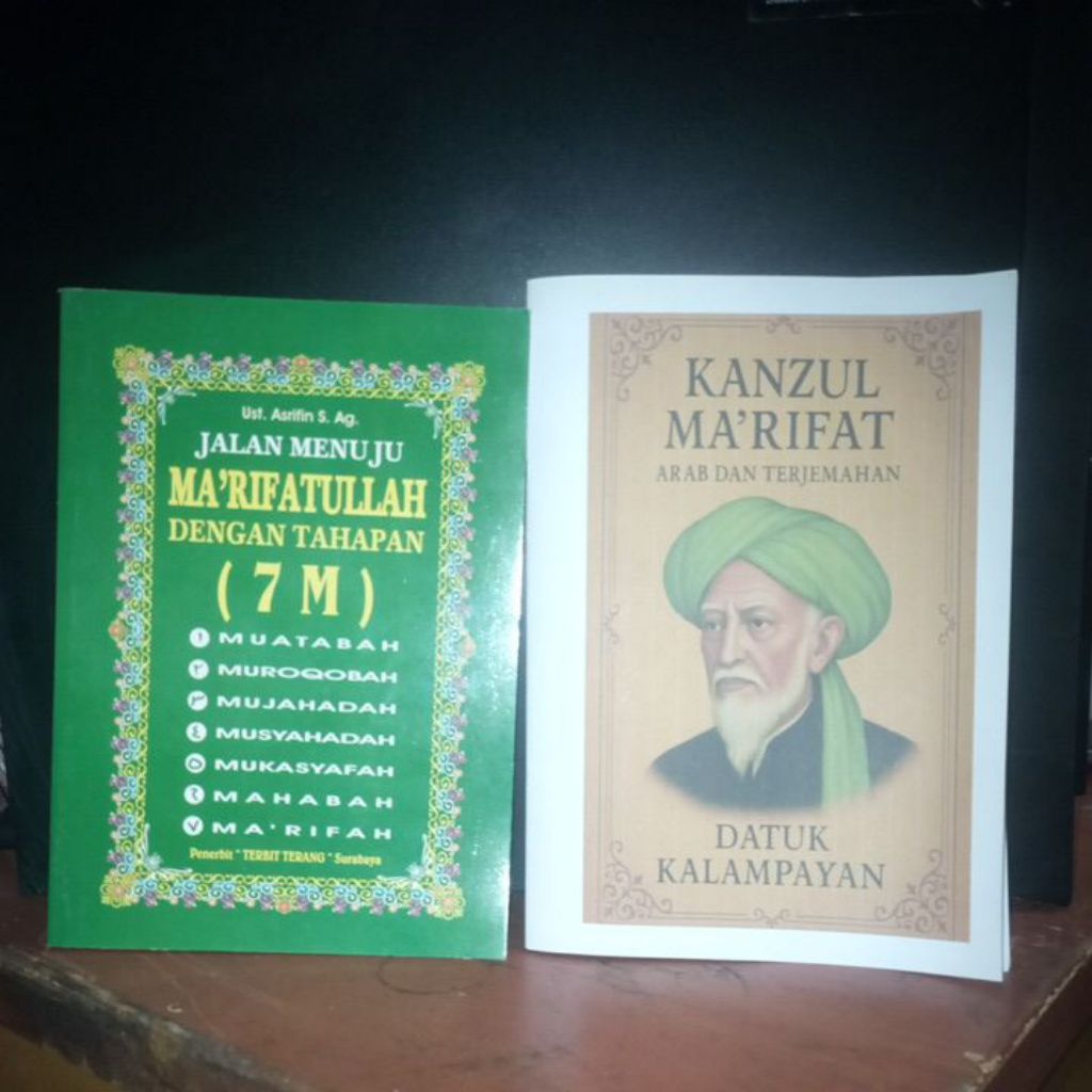 2 kitab : 7 Jalan Menuju Ma'rifatullah dan Kitab Kanzul Marifat Datu Kalampayan