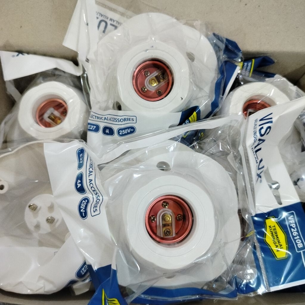 fitting plafon.fitting lampu plafon