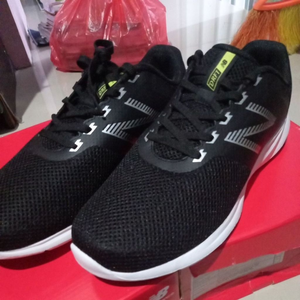 Sepatu NB Dynasoft DRFT v1 size 43