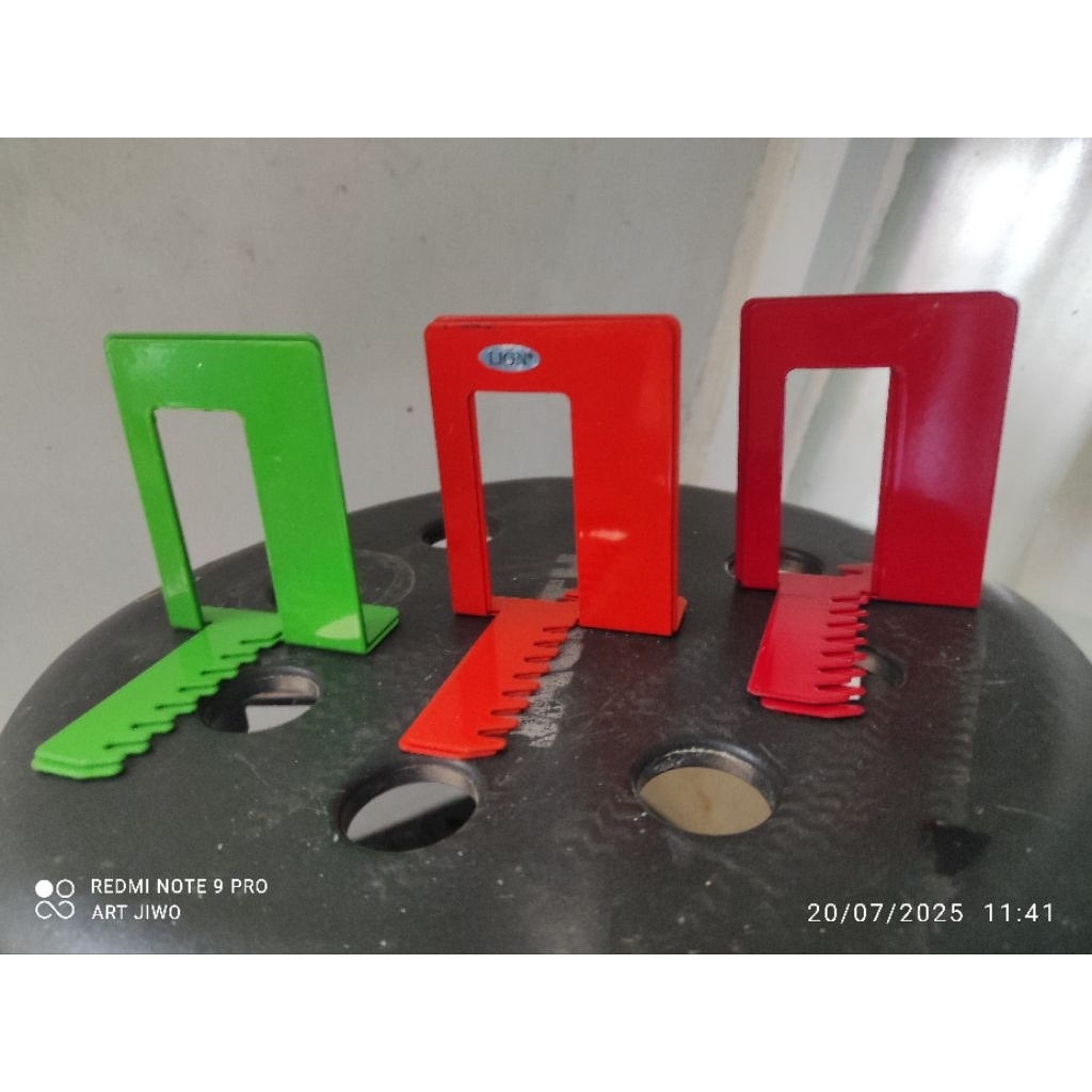 

Pembatas Buku/Book End Lion Mini bekas