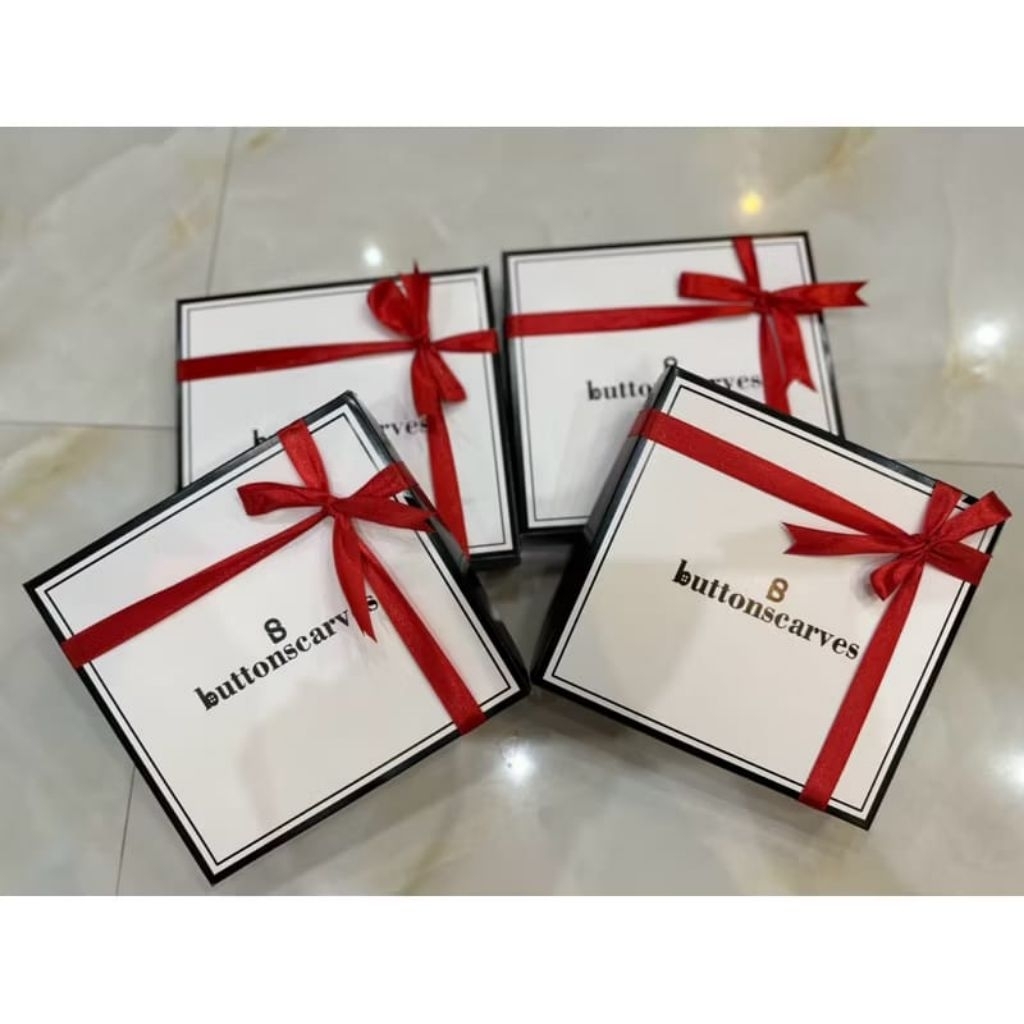 

Box Jilbab | Box Hijab Buttonscarves