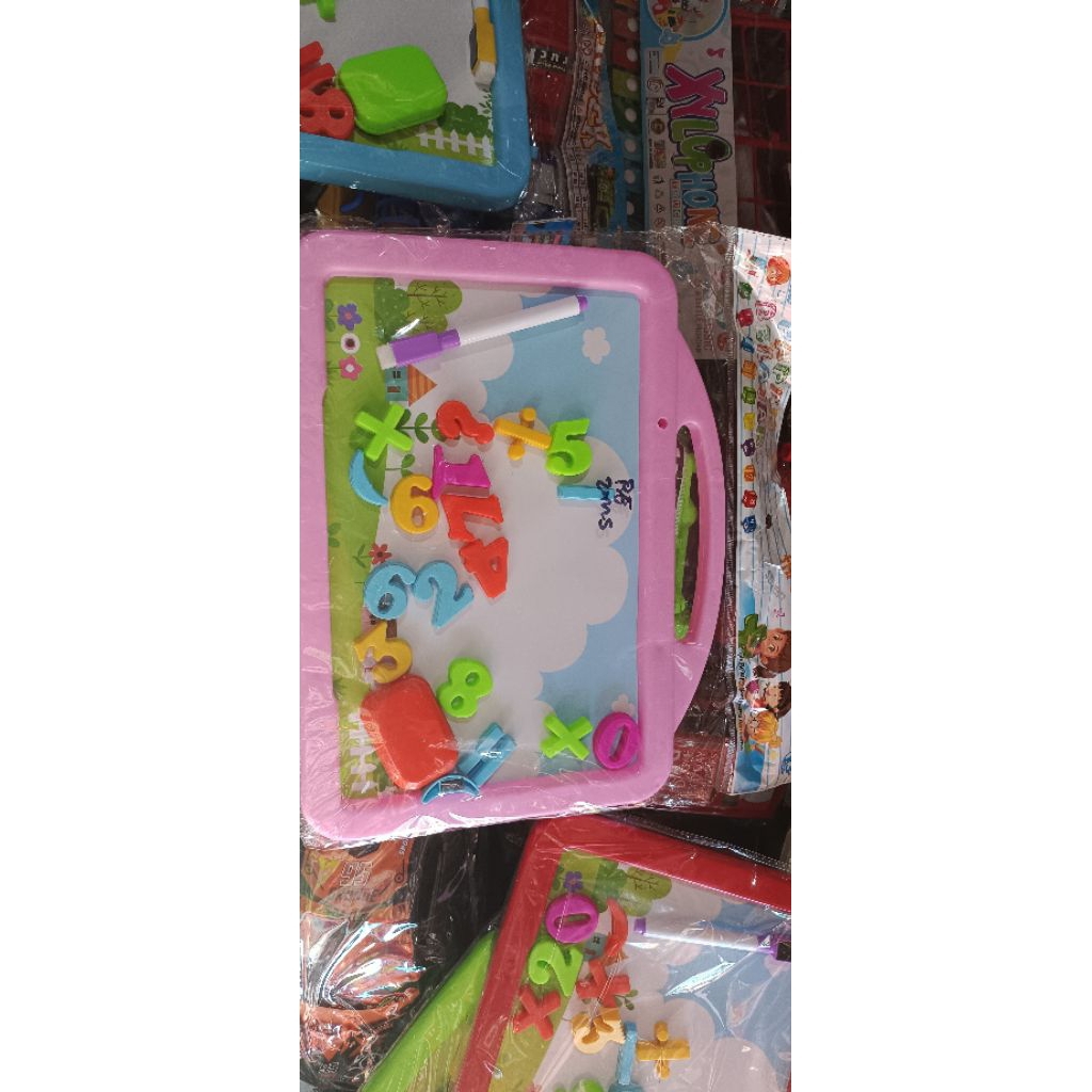 

papan tulis maghnet dan pensil spidol tida PERMANEN