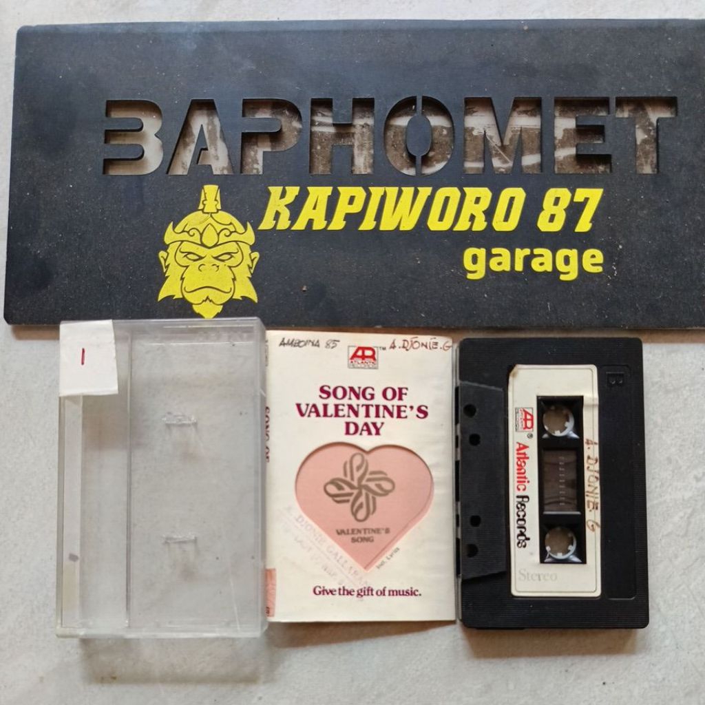 kaset pita,,SONG OF VALENTINE'S DAY