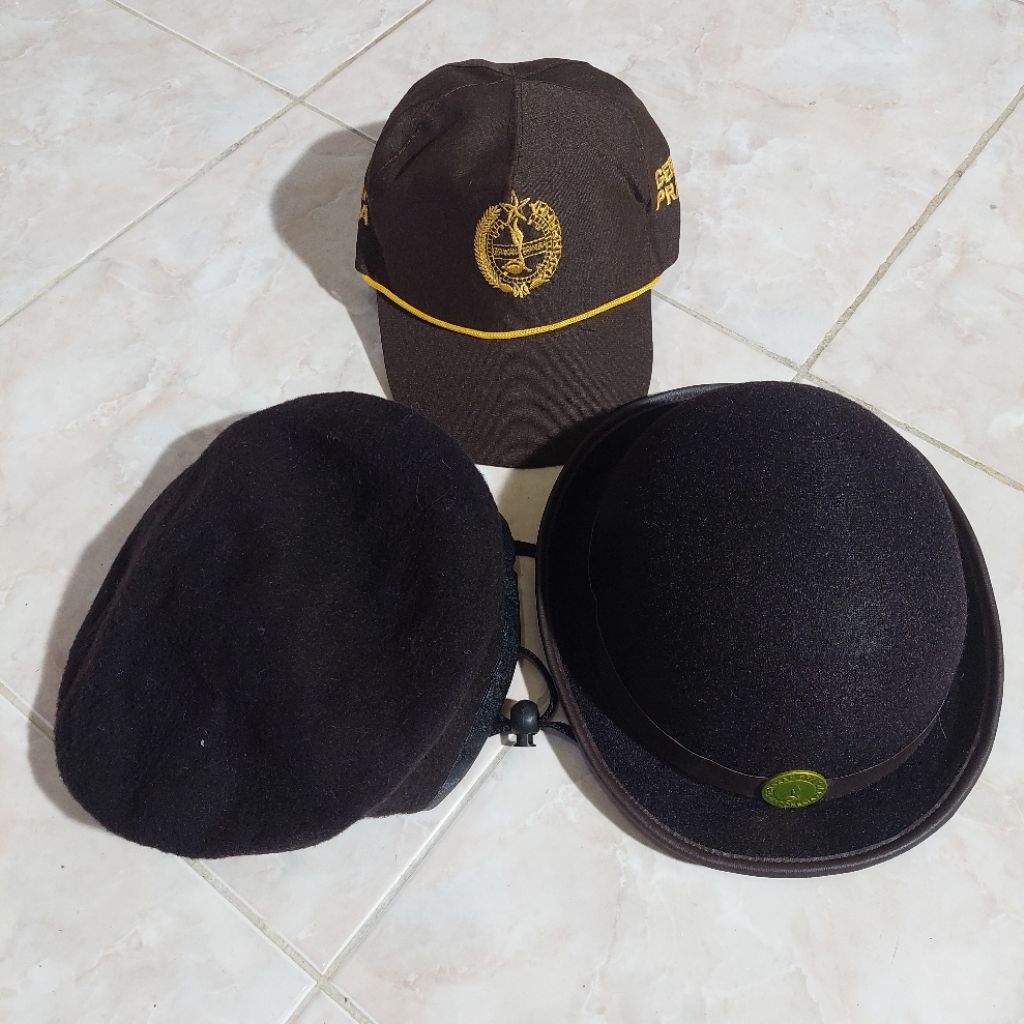 Topi PRAMUKA / TOPI BONI / BARET PRAMUKA / TOPI PET PRAMUKA / Topi pramuka SD, MI, SMP, MTS, SMA, SM