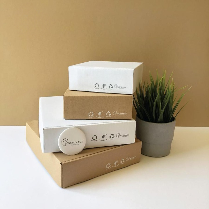 

White Box Packaging Box Kardus Kotak Putih Polos Ukuran 30.0x21.0x7.0 Cm Dus Hadiah Hampers