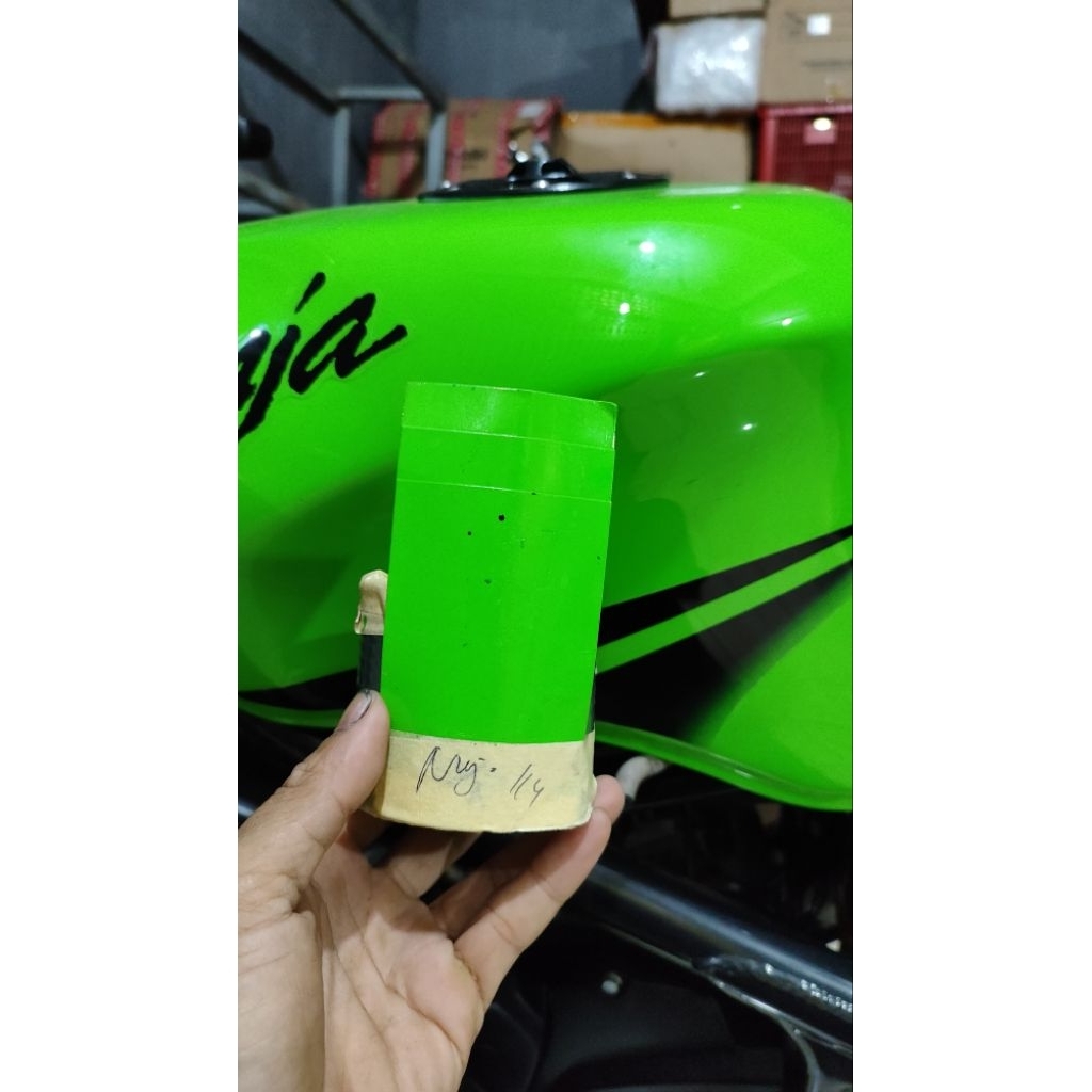 cat ijo solid ninja SE gen4/lime green