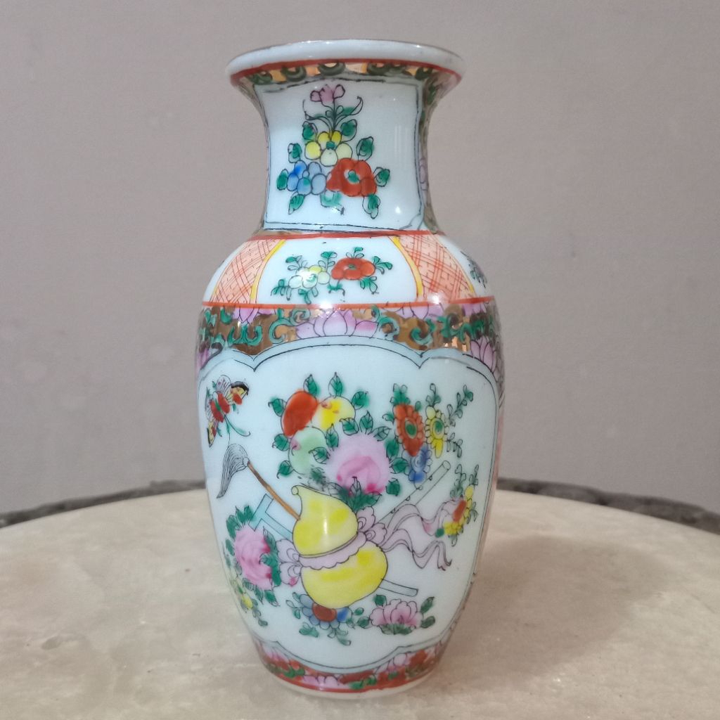 Guci Porselen Cina Family Rose Style Preloved