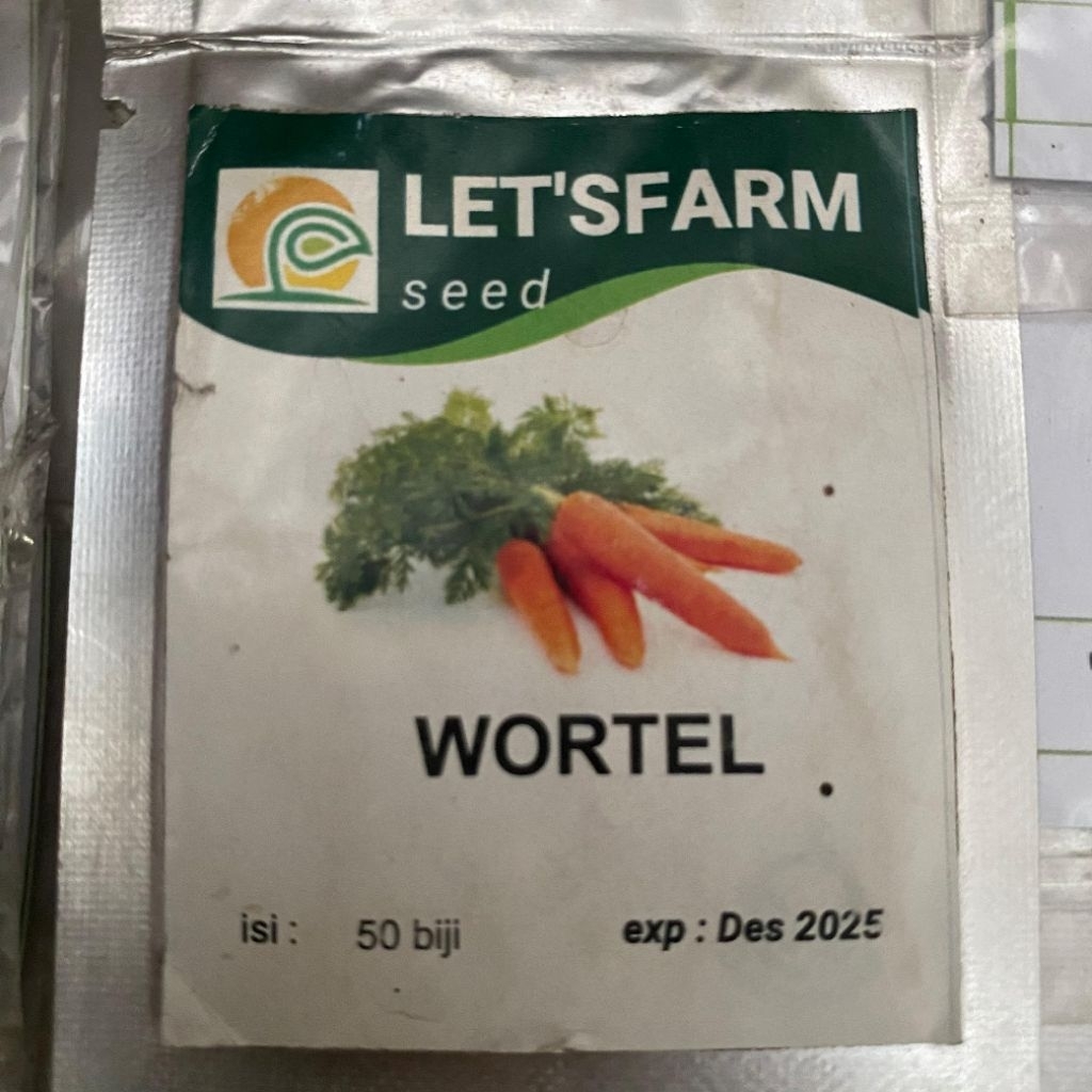 bibit sayuran (wortel)