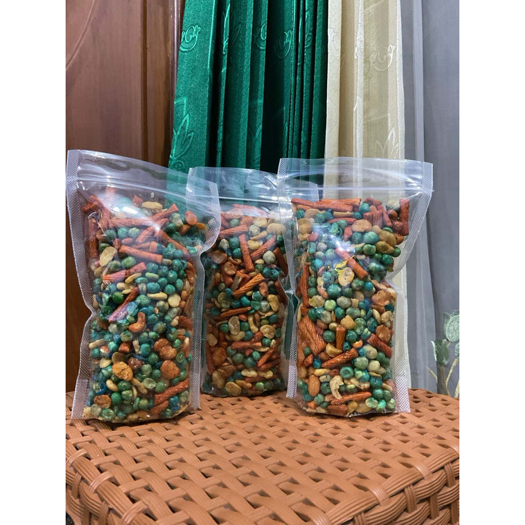 

Kacang Campur