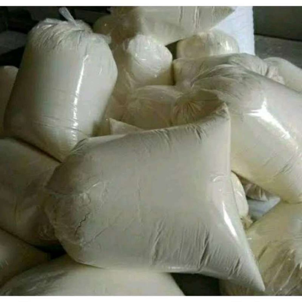 

tepung terigu 250grm